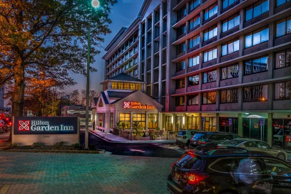 hotels reagan international airport